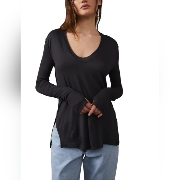 We The Free Tops - Free People Fresh and Clean Top We The Free Black W ThumbHoles XS NWOT